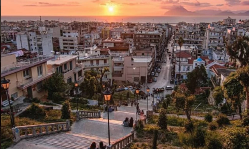 Πάτρα: Καφενείο μετατράπηκε σε χαρτοπαικτική λέσχη-17 συλλήψεις
